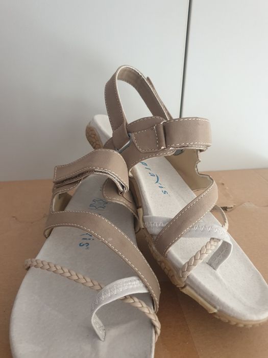 Sandale marimea 38