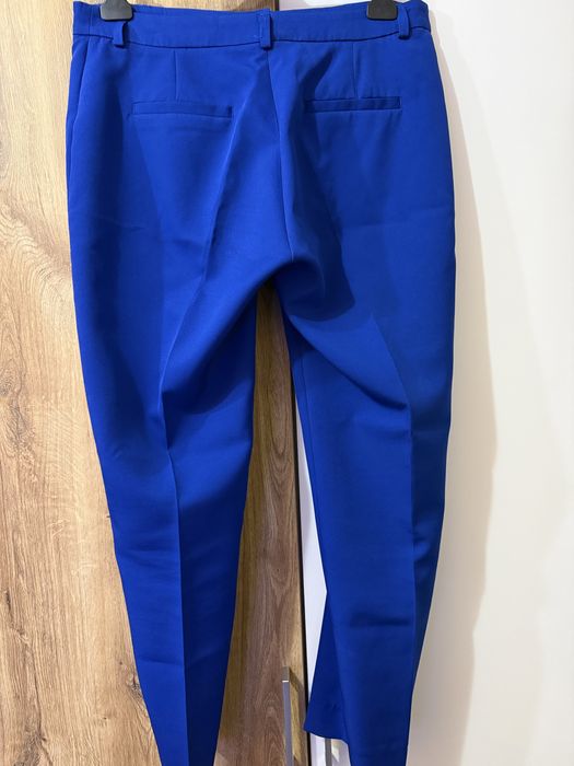 Дамски костюм Aleta Parizi (Andrews). Обличан един път .