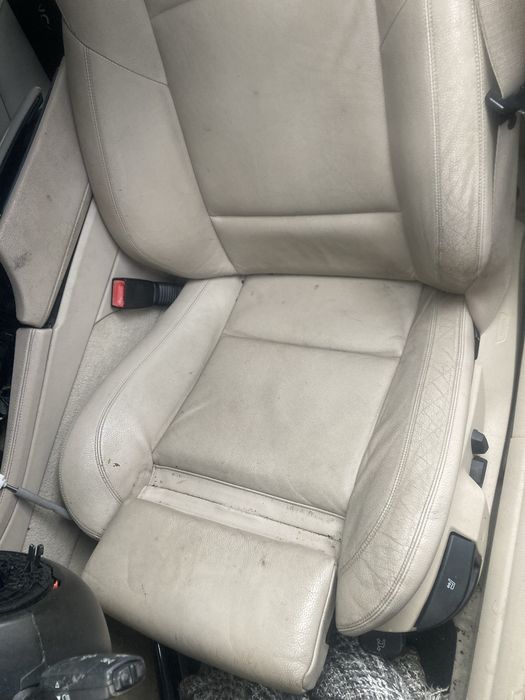 БМВ Ф10. Врати капак броня салон