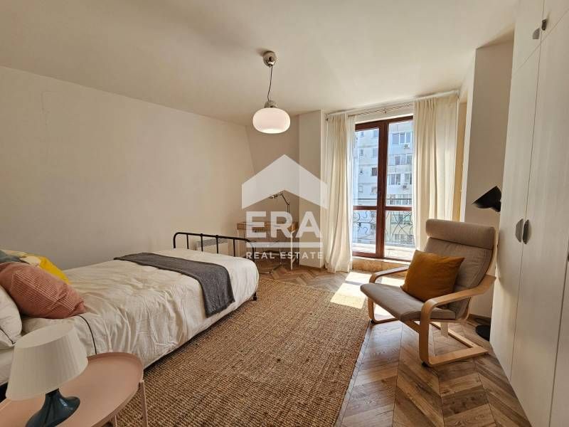 Дава се под наем Тристаен апартамент в Варна, Цветен квартал - 114 кв.м за 850 € - Снимка #11