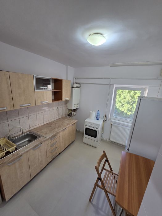 Închiriez apartament 2 cam