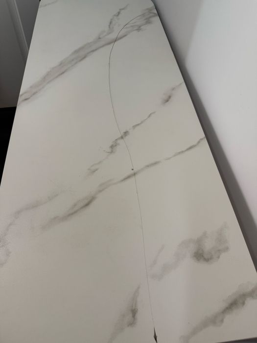 Стол  для гостиной