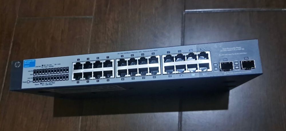 Router Switch HP 1410-24G , J9561A