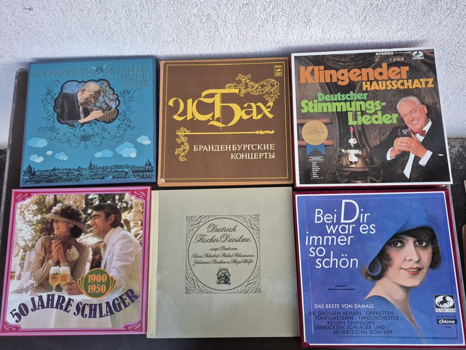 Vând Lot 150lp Discuri Vinil cu muzică clasică mixta 

Artiști:

- Fra