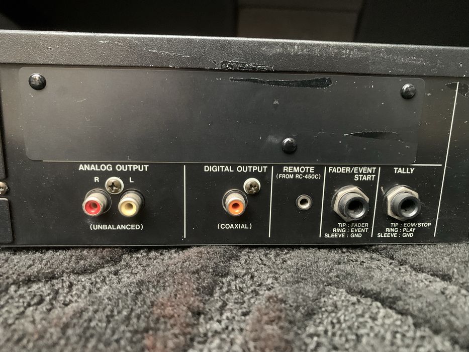 Проигрыватель Cd . Tascam CD-450.