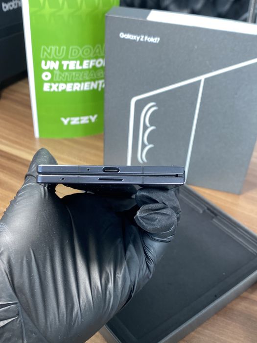 Samsung Galaxy Z Fold7  • 512 GB • Jetblack