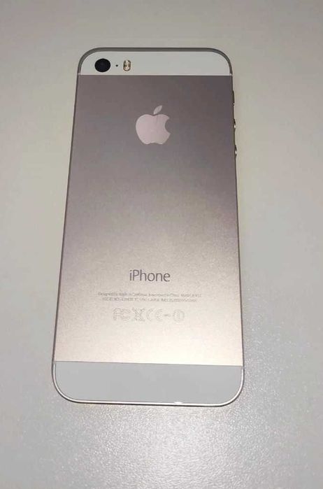 Apple iPhone 5S в отличном состоянии!