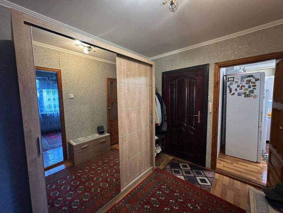 Продам 4-комнатную квартиру.