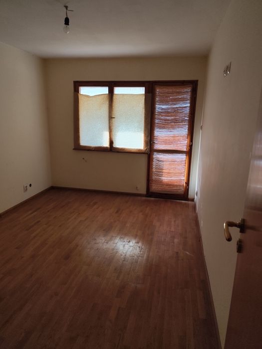 Продавам Мезонет и Гараж