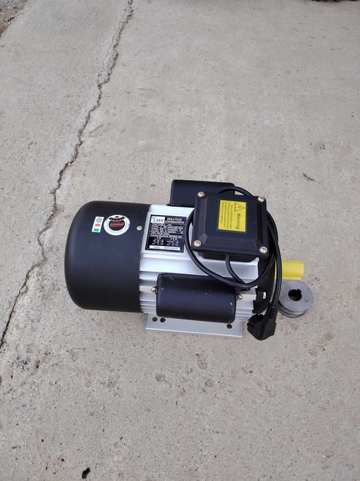 Motor electric inverter variator 5.5 kw 220 v pentru elevator