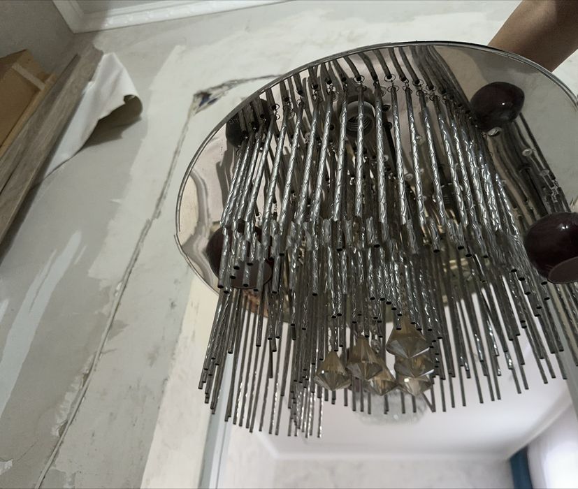 Продам люстру в хорошем состояний
