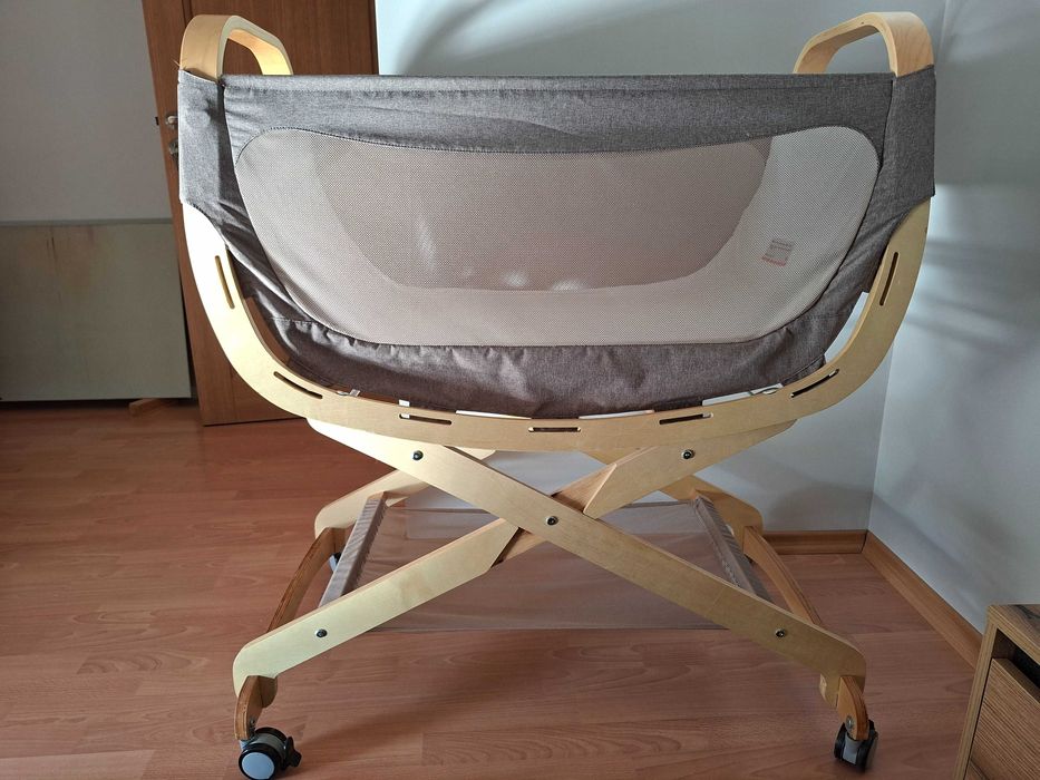 Продавам  бебешко легло тип люлка