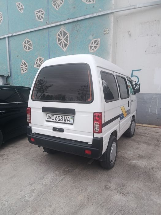 Gazi bor mator hadavoylari yaxshi yurib turgan moshina