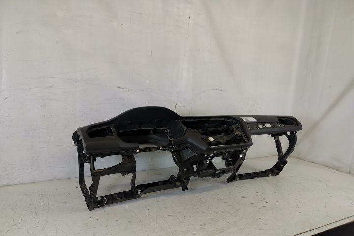 Оригинална Арматурна Табло в Добро Състояние Фолксваген ВВ Тигуан / Vo