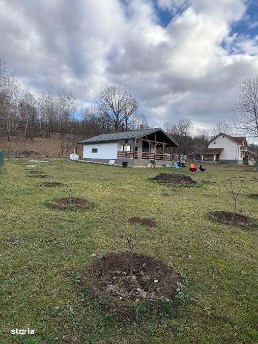 Casa de vacanta premium de vanzare in Breaza-intimitate, natura