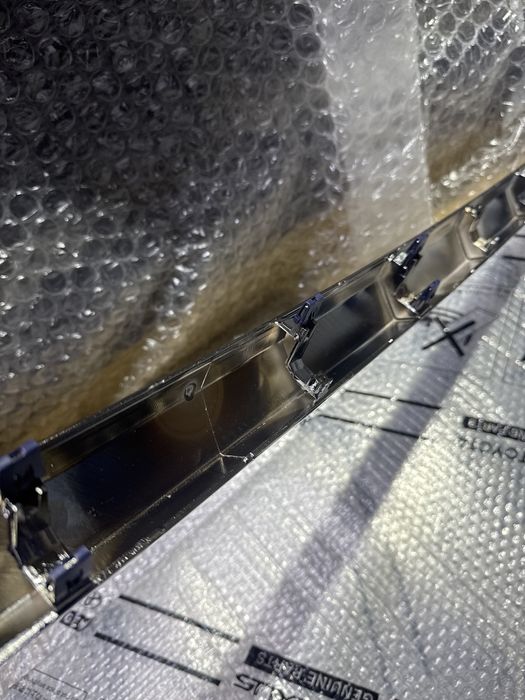 Молдинг нижней решетки lexus RX