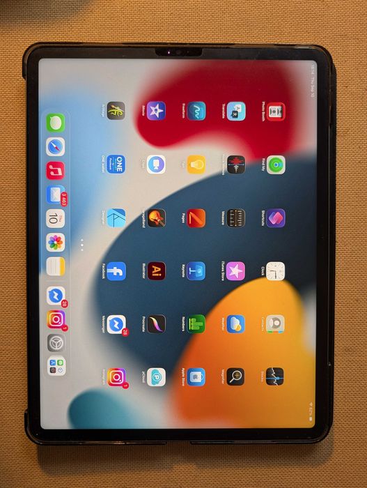 Продавам ipad Pro 12,9 5-th gen 256GB W-Fi Cellular
