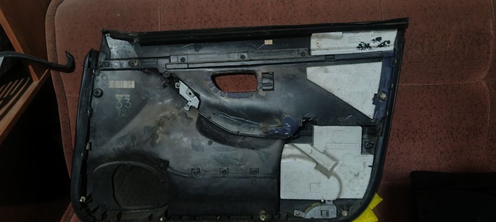 Дверные карты Subaru