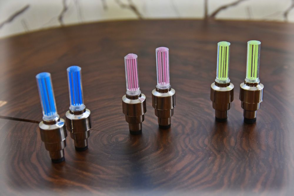 Продавам части за SurRon и фенски артикули