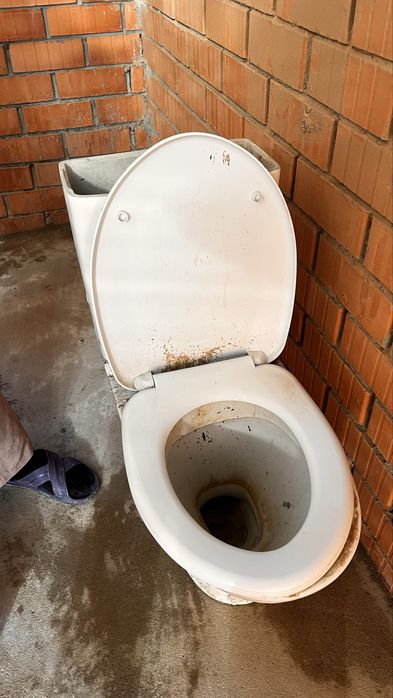 Унитаз б/у стройтельный