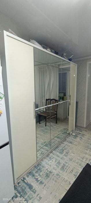 Шифоньер, белый, в комнату