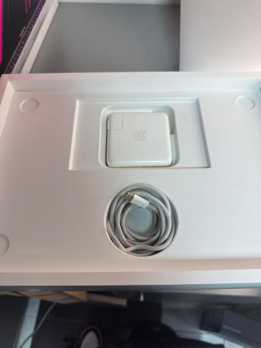 Macbook Pro 13 M2 2022 8/256 85%