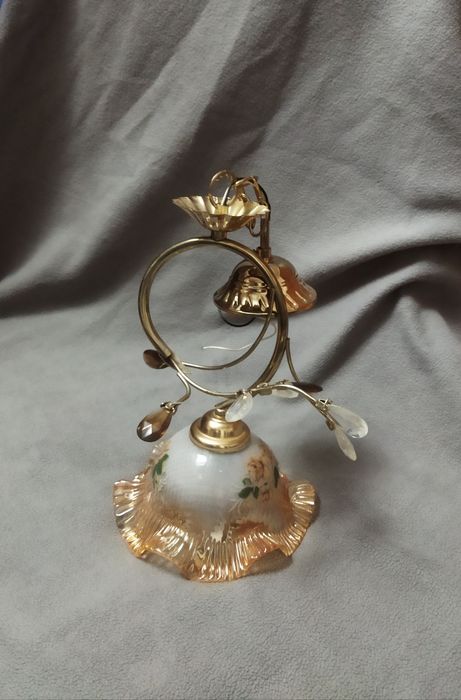 Продам подвесную люстру