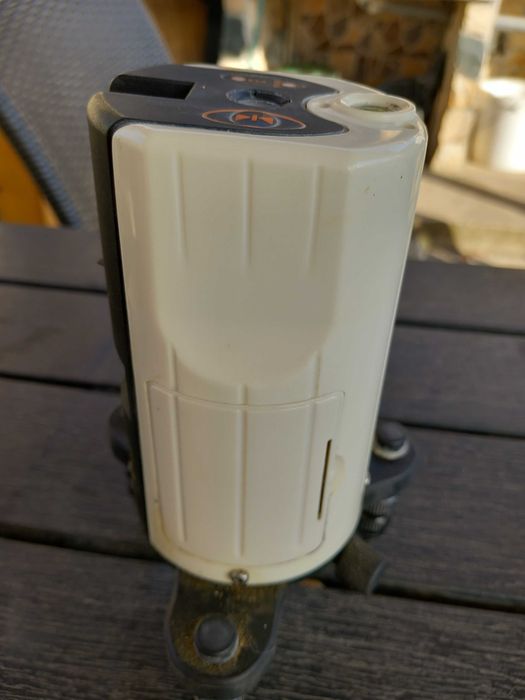 Лазерен нивелир.