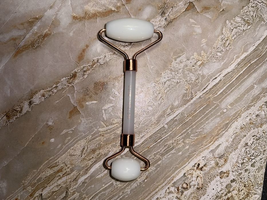 Rolă de masaj facial