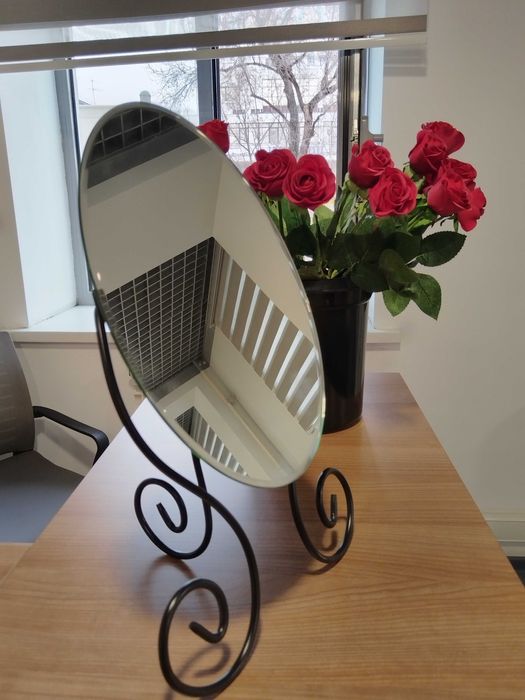 Зеркало настольное