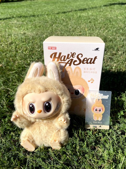 Labubu Have A Seat, Лабубу