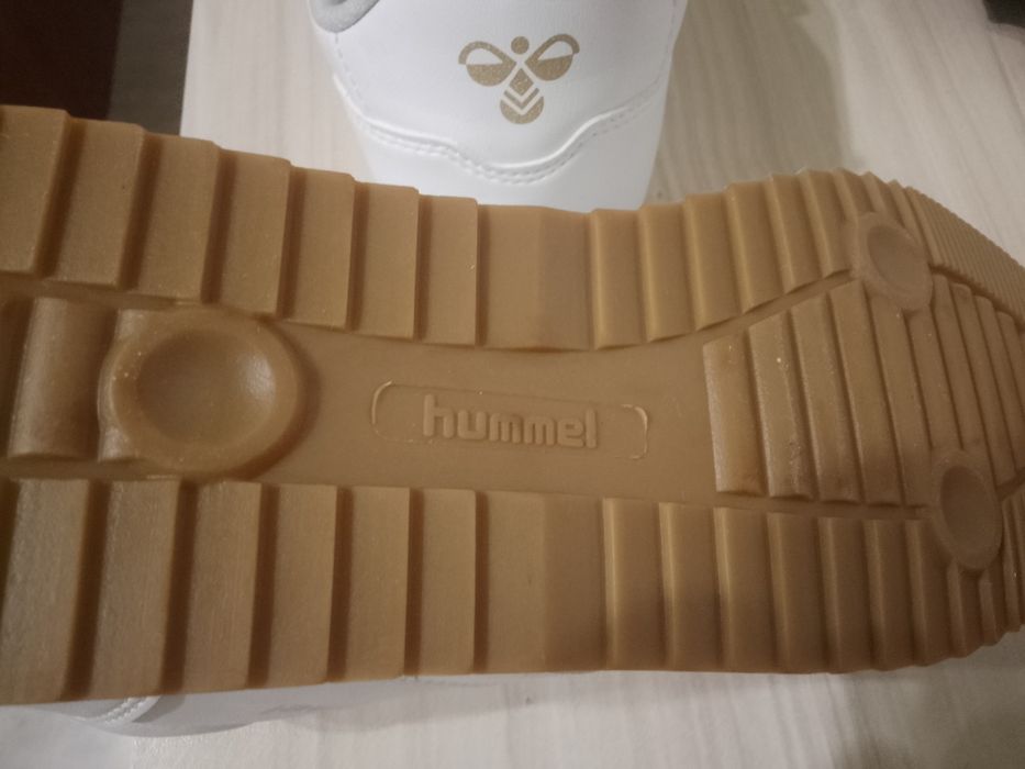 Hummel Маратонки, чисто нови само мерени.