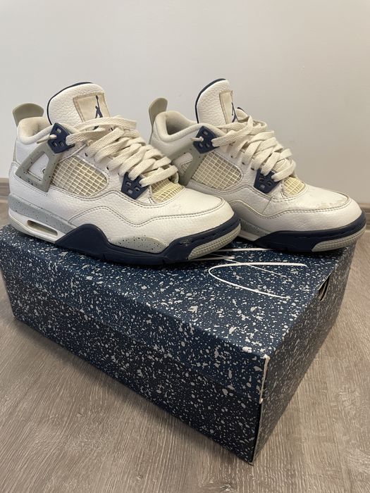Jordan 4 Midnight Navy