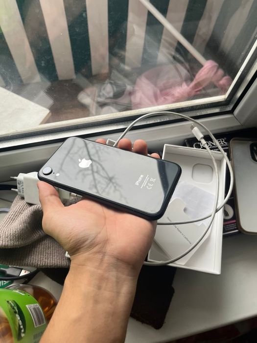 срочно продам iPhone XR 64gb