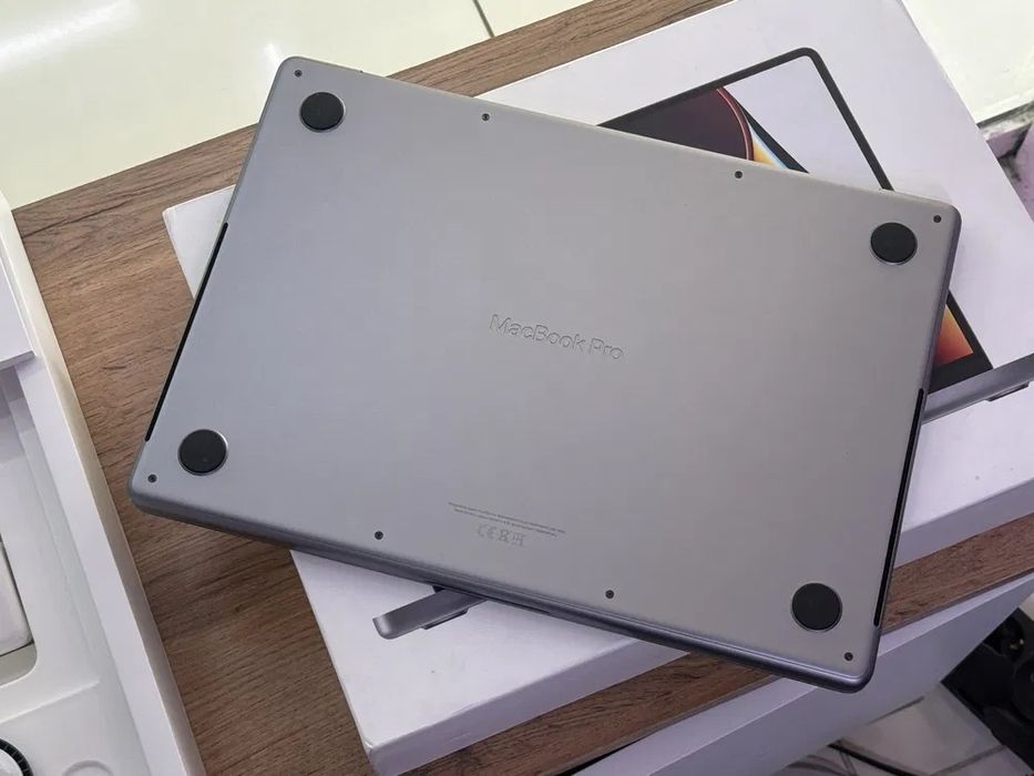 Macbook pro 14 16/512