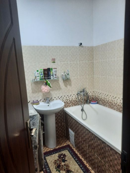 Srochno sagbon perekroska 4 xona sotladi