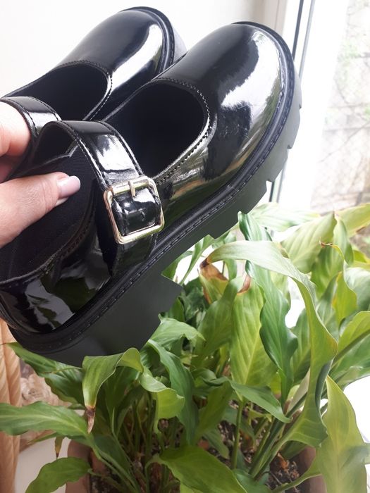 Продам туфли мэри джейн.