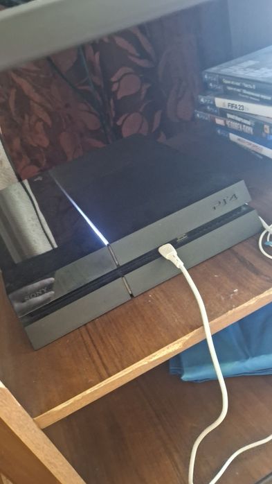 Продам Сони плейстейшен 4 фат