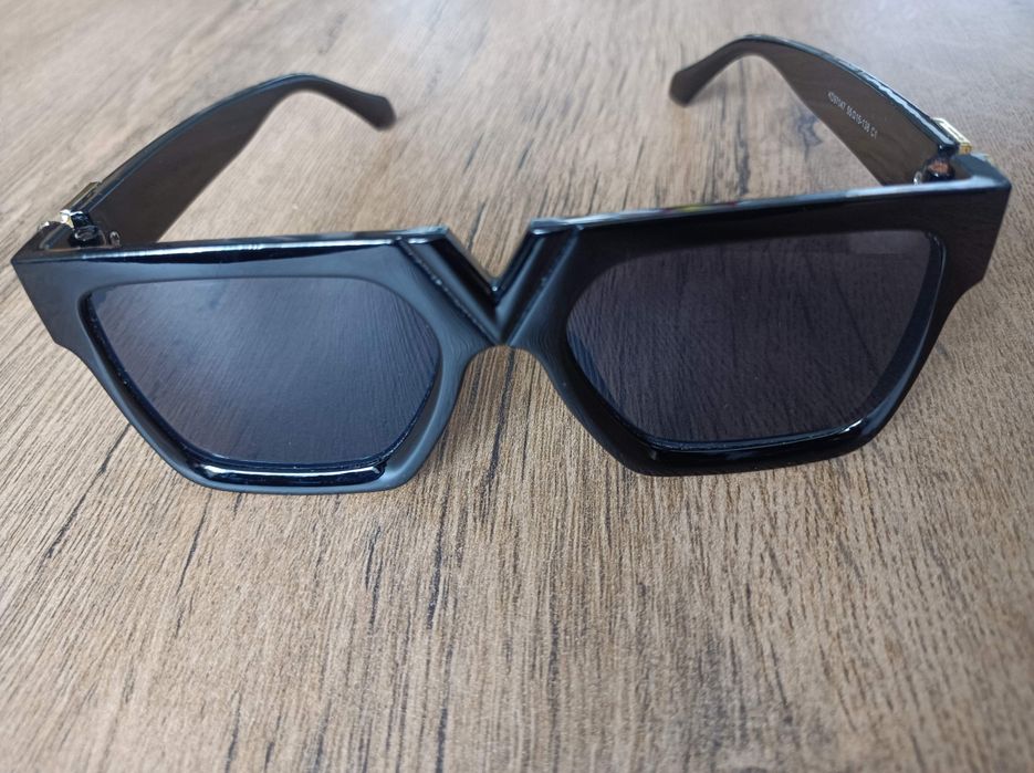 Дамски слънчеви очила