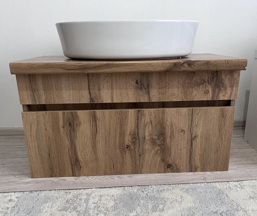 Продается встроенная раковина с подвесной тумбой