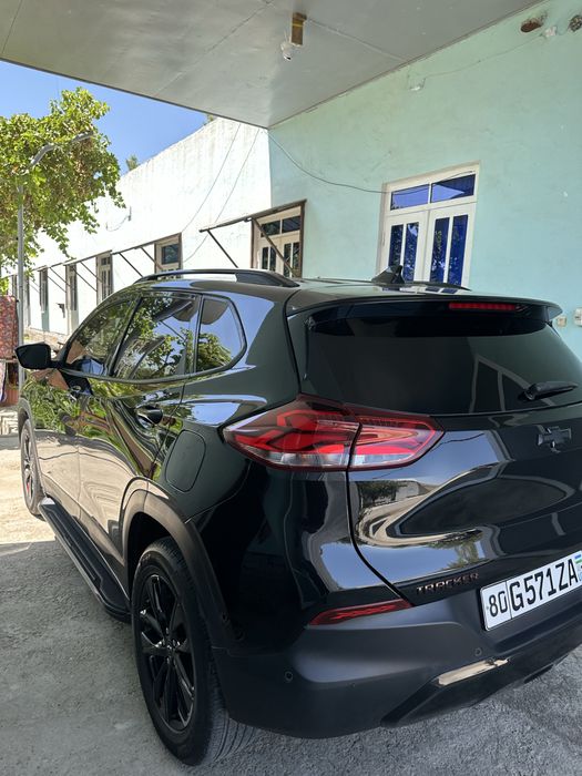 Tracker redline sotiladi