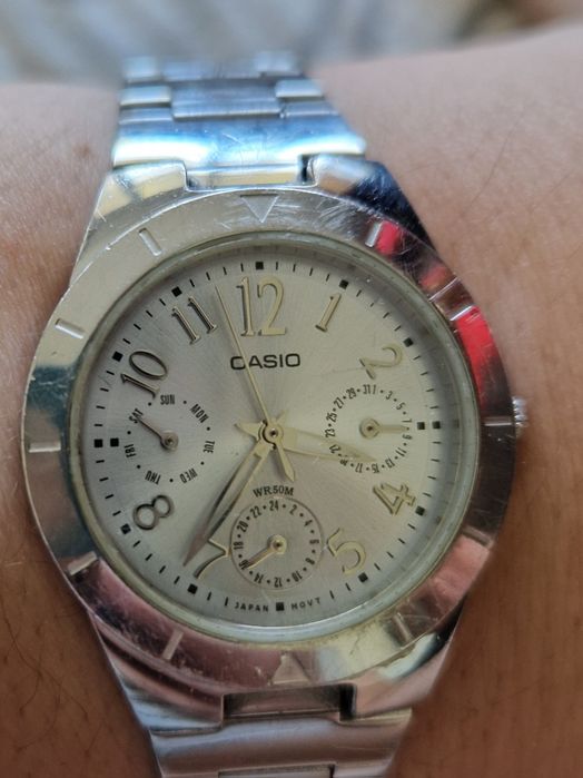 Дамски часовник Casio