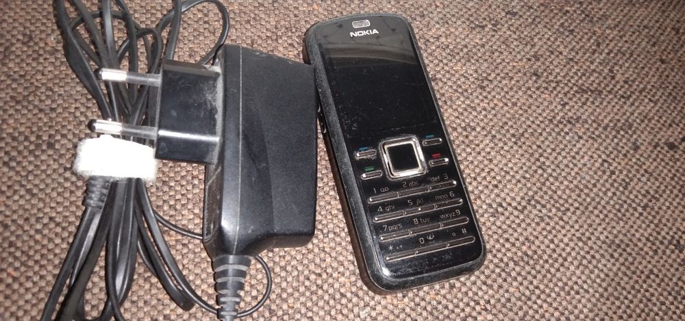 Кнопочный телефон Нокиа
