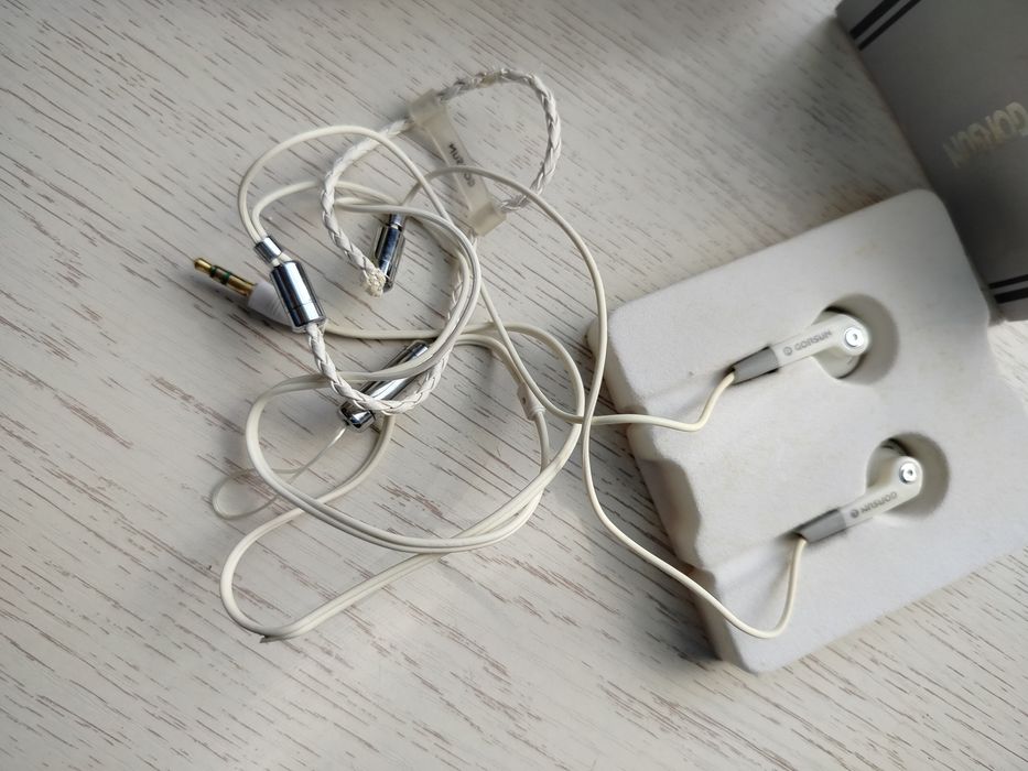 Новые наушники .