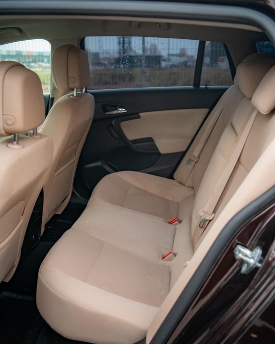 Vand sau schimb opel insignia 1.6 turbo,2014