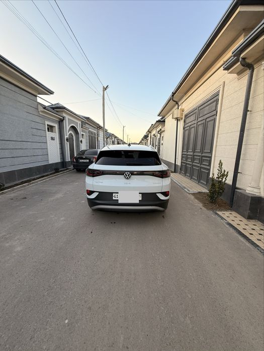 Wolswagen ID4 электро мобил сотилади