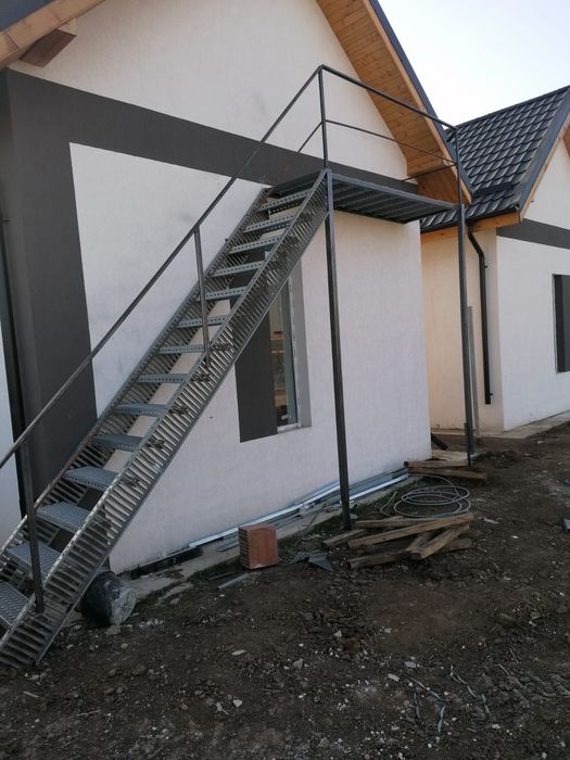 Scări metalice la orice dimensiune dorită oriunde în țară