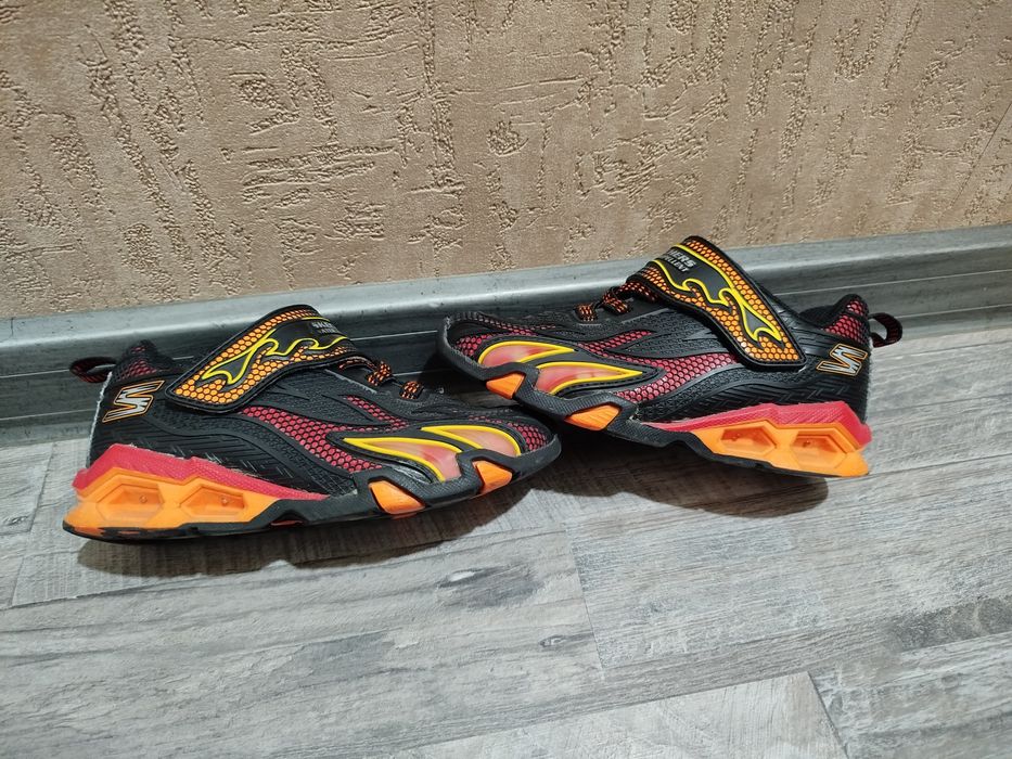 Детски светещи маратонки