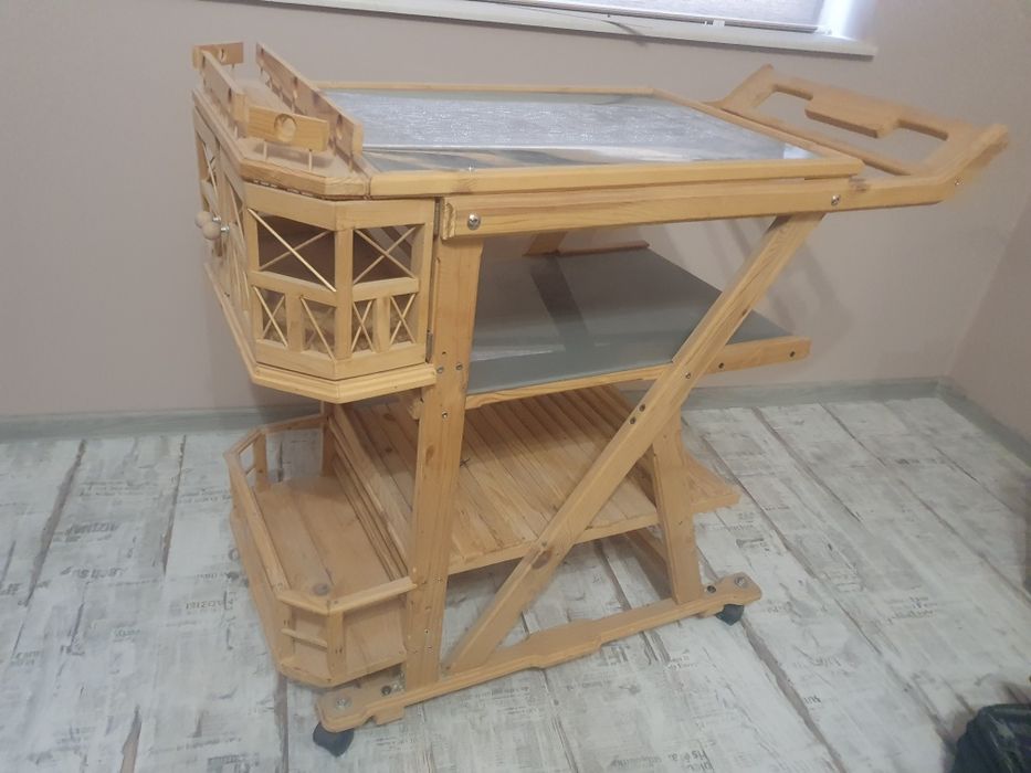 Масичка за сервиране