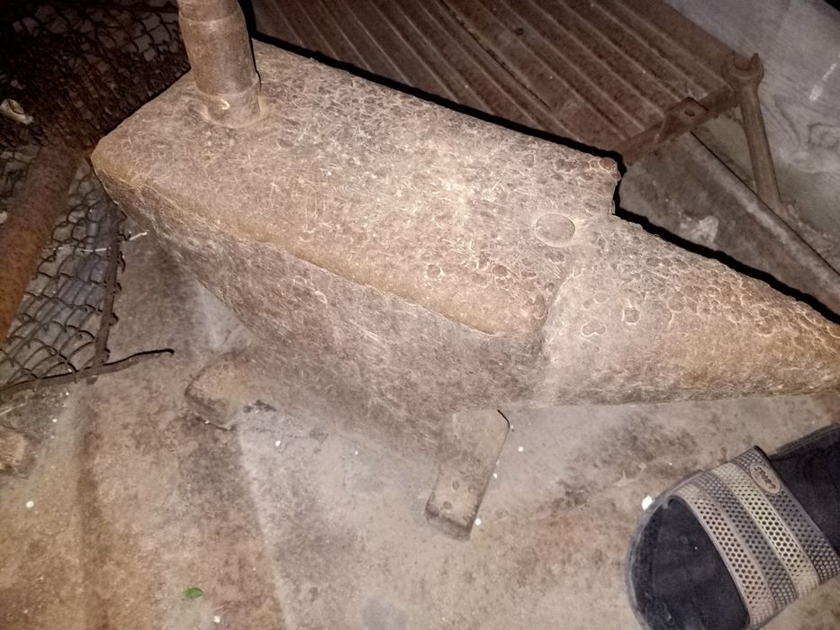 Тиски и накавольная 100кг